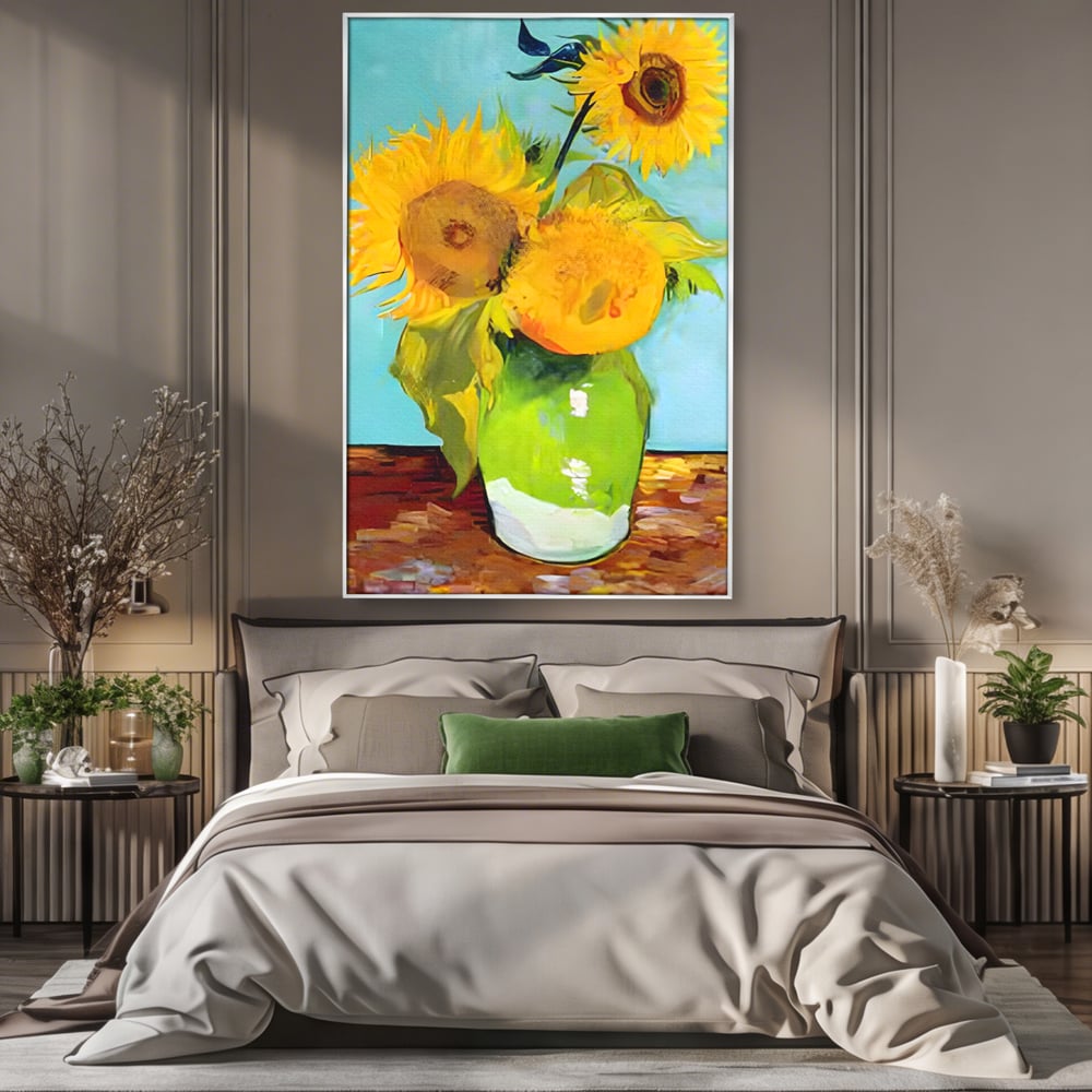 Tablou canvas cu tablou pictura cu floarea soarelui, in rama de aluminiu argintiu, pe perete intr-un dormitor